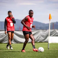 Joel Campbell avisa en su primera entrenamiento con la Liga Deportiva Alajuelense