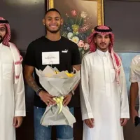 Oficial: Ismael Díaz llegó a Arabia Saudita por cifra millonaria