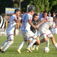 Futbolista de Firpo anunció que subastará su ropa debido a la deuda que tiene el club con él