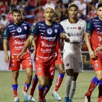 Le abrieron la puerta: figura de San Carlos, muy cerca de Alajuelense