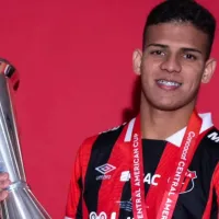 Guimaraes no lo quiere, Carevic no lo tiene: el inesperado destino de Edward Cedeño lejos de Alajuelense