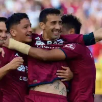 Conmovedor: Warren Madrigal y Mariano Torres tienen una despedida especial en Saprissa