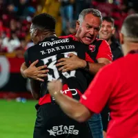 Emoción en Alajuelense: la historia no contada del abrazo entre Rashir Parkins y Joseph Joseph