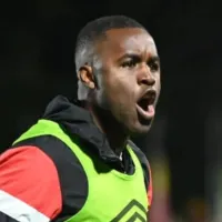 Con la camiseta puesta: Joel Campbell muestra lo cerca que está de Alajuelense