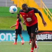 Alajuelense toma una decisión tras la grave denuncia contra Larry Angulo