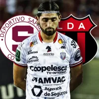 Así Alajuelense le robó el fichaje de Aarón Salazar a Saprissa