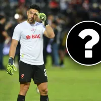 Leo Moreira quedó atrás: Alajuelense le encontró reemplazo y es una figura del fútbol sudamericano