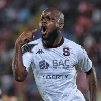 Javon East se olvida de Saprissa: equipo de Europa sorprende con el fichaje del goleador jamaiquino