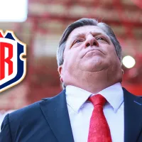 No le tiembla el pulso: el Piojo Herrera golpea a una estrella de Costa Rica con una decisión implacable