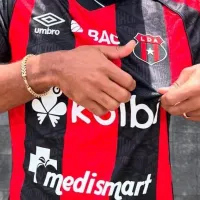 Lo que Guimaraes necesita: un goleador letal vuelve a ponerse la camiseta de Alajuelense y lanza un mensaje que enciende a la afición