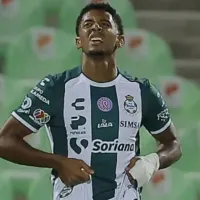 Santos toma decisión con Choco Lozano que afecta a la selección de Honduras