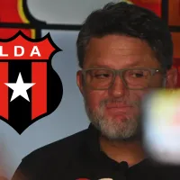 Fuera de Herediano: Jafet Soto confirma una drástica decisión con la figura que le quitó a Alajuelense cuando menos lo esperaba