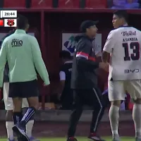 Alexis Gamboa genera indignación en México por su gesto tras ser expulsado con Alajuelense