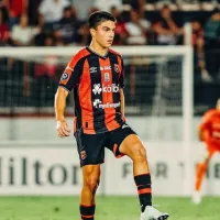 Santiago Van der Putten le da un giro a su futuro y sorprende a todos en Alajuelense