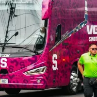 Chocó el bus de Saprissa: las imágenes del accidente que nadie imaginaba antes del debut contra Pérez Zeledón