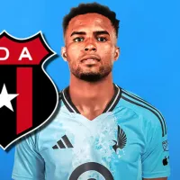 “Se queda”: el traspaso de Kenyel Mitchell a la MLS da un giro inesperado que en Alajuelense nadie vio venir