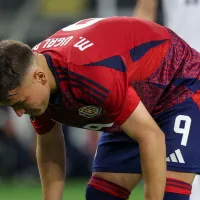 Manfred Ugalde contra las cuerdas: el problema inesperado que complica su continuidad en La Sele y el pedido del Piojo Herrera