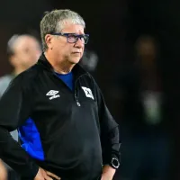 Tras pelearse con aficionados, Bolillo Gómez habla como nunca sobre su futuro en El Salvador: “Piden mi salida”