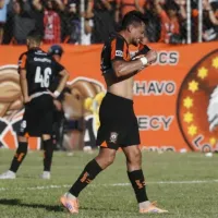 Darwin Cerén reacciona luego de su expulsión tras la fuerte entrada en la derrota de Águila vs. Firpo