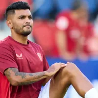 Tecatito Corona marca DOBLETE en partido amistoso del Sevilla  VIDEO