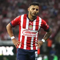 Afición de Chivas pide la salida de Alexis Vega y Chicote Calderón