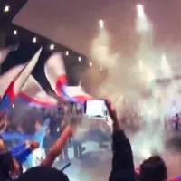 Afición de Cruz Azul da serenata rumbo duelo en Monterrey