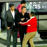 Insólito: Un hincha se coló en el Estadio Monumental y abrazó a Marcelo Gallardo