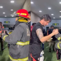 No se vio: emotivo gesto de Jeremías Ledesma con un bombero en cancha de Defensa y Justicia