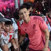 Gran recibimiento para River en Córdoba antes de jugar con Instituto y el gesto de los jugadores