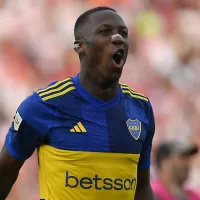 Luis Advíncula eligió a Carlos Zambrano como el compañero más pegador que tuvo en Boca