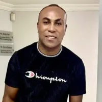 Pasó por Boca, hizo historia en la Libertadores con otro equipo y ahora es cantante de salsa
