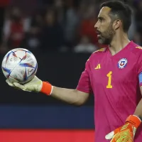 Ponen la lápida a Claudio Bravo en la Roja