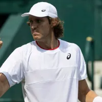 Jarry vence en partidazo a Tsitsipás en el ATP de Halle