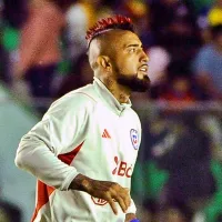 El Rey Arturo trata de “huevón payaso” a hincha mala leche