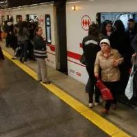 ¿A qué hora cierra el Metro hoy lunes en Santiago?