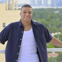 PSG le ruega a los cercanos a Mbappé que intercedan en su renovación