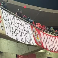 La protesta de los hinchas en contra de Fernando Felicevich