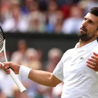 Djokovic recibe sanción económica tra pataleta en Wimbledon