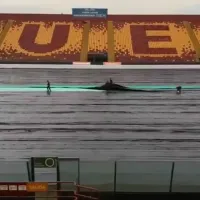 Protegen la cancha del estadio Santa Laura