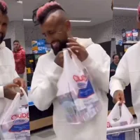 A lo Messi en Miami: Arturo Vidal la rompe en supermercado de Curitiba