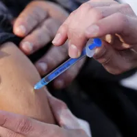 La preocupante enfermedad que regresa a Chile ¿Quiénes se pueden vacunar contra el sarampión?