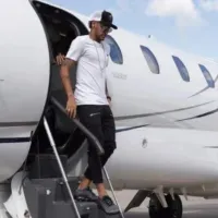 A Neymar le darán avión, mansión y pagos por nombrar Arabia