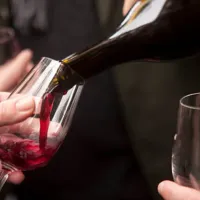 ¿Cuándo es la fiesta gratuita por el Día Nacional del Vino en Santiago?