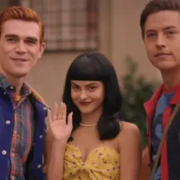Muertes, romance y un último salto temporal: Así fue el emotivo final de Riverdale