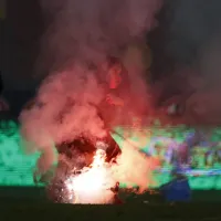 Fuegos artificiales: 'hinchas' interrumpen duelo de la UC