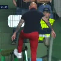 Sampaoli lanza toda su furia contra un micrófono en Brasil