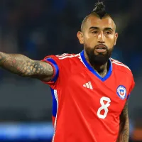 Se pone el buzo de DT: Vidal arma su once del futuro en la Roja