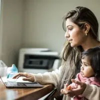 ¿Hay bonos para madres en Chile? Revisa los beneficios disponibles