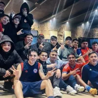 Futbolistas de U. de Chile juegan pichanga con artistas urbanos en el receso del torneo