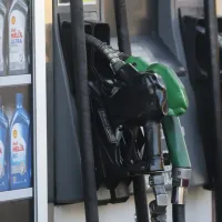 ¿Sube la bencina este jueves? Conoce si habrá alza en el precio de los combustibles